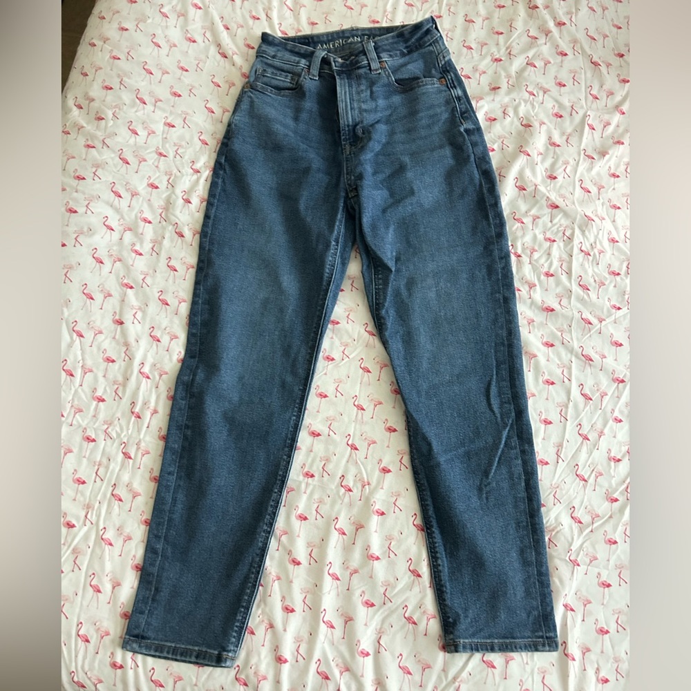 American eagle short mom jeans (stretch)